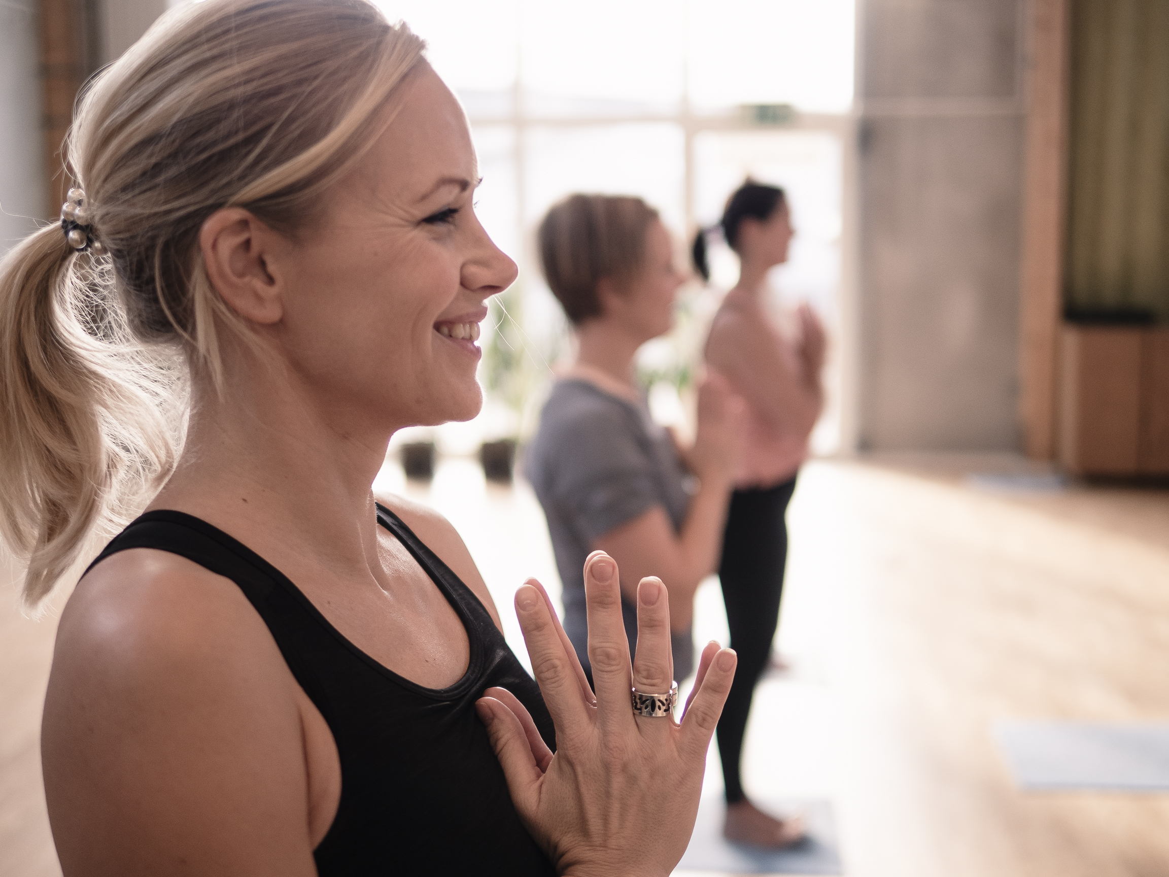 Snäll yoga för stela kroppar